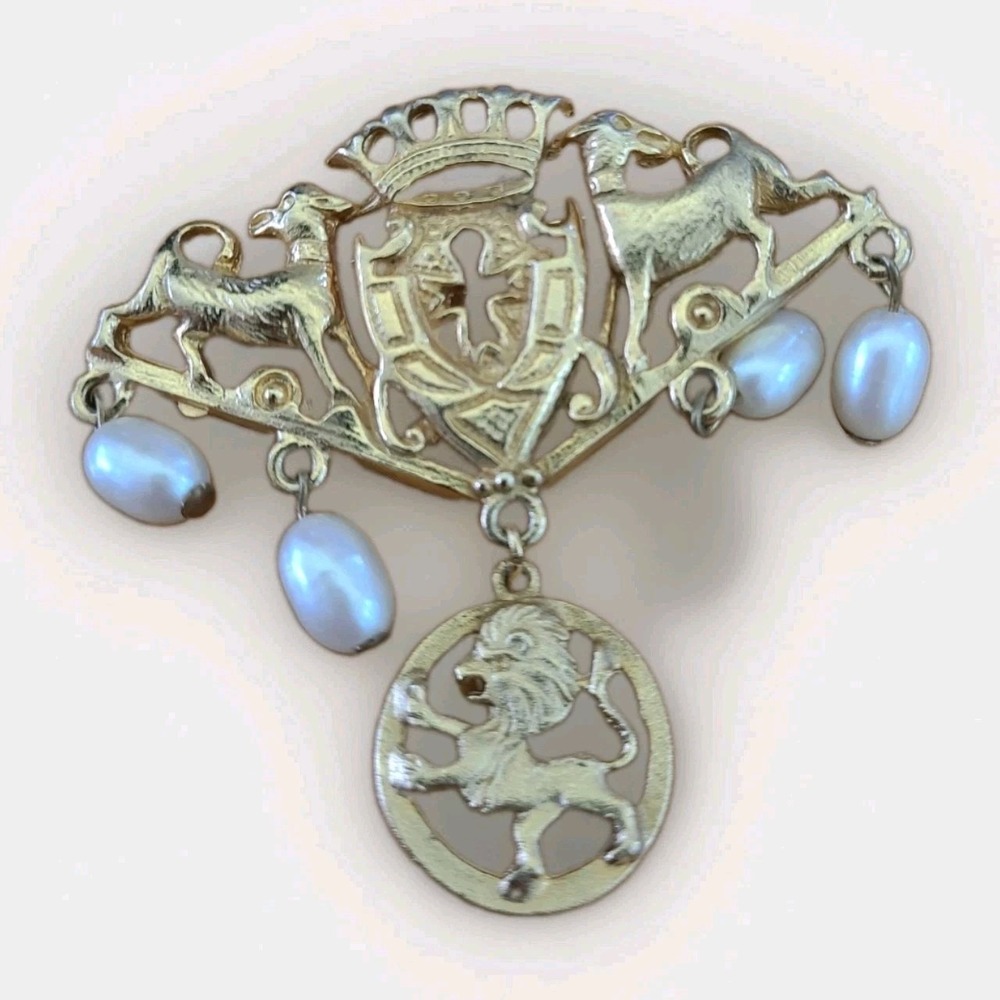 Vintage Heraldic Crest Lion Goat Faux Pearl Dangle Brooch Gold Tone - Picture 1 of 7